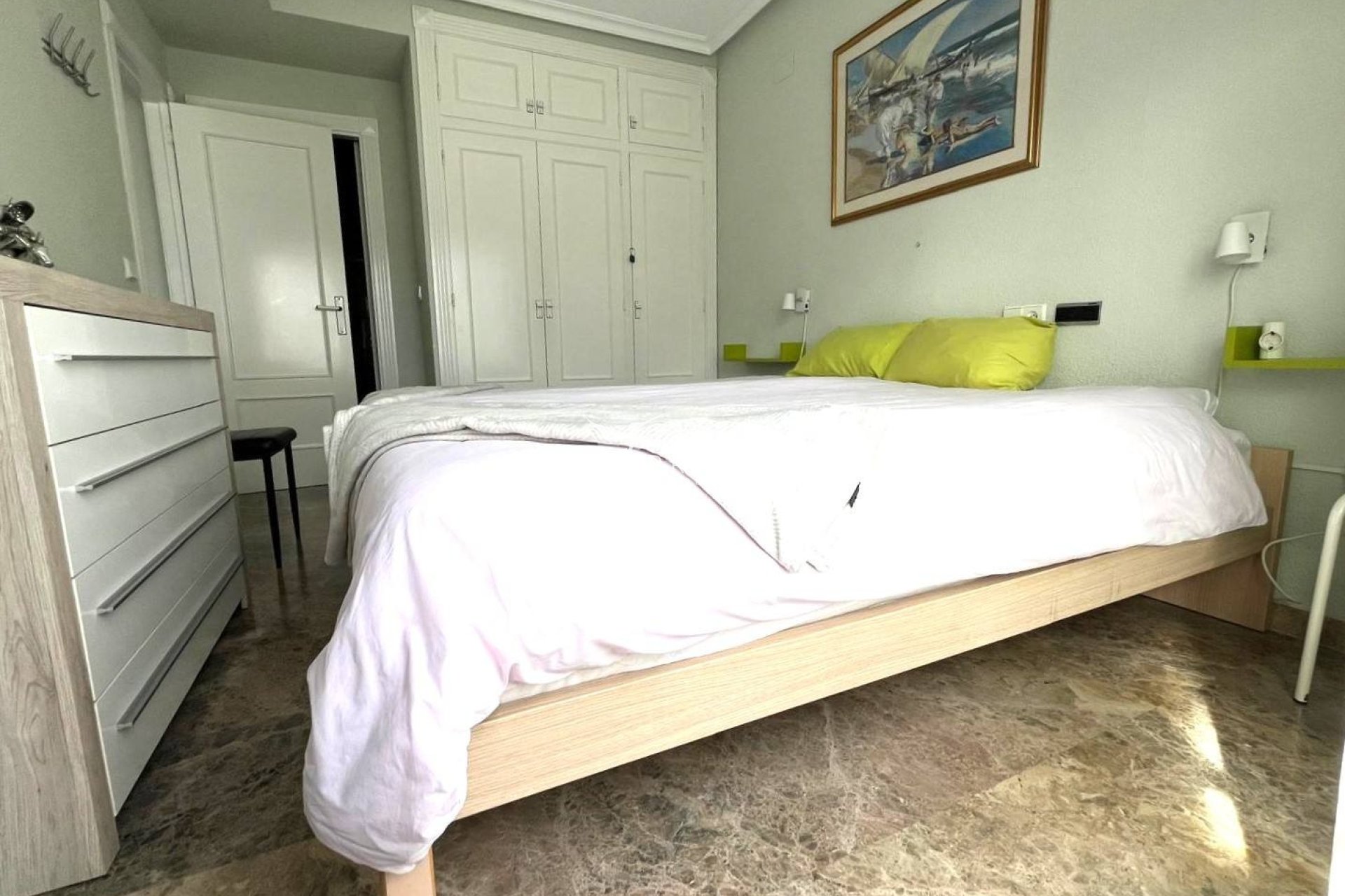 Alquiler a largo plazo - Apartamento / Piso - Albir