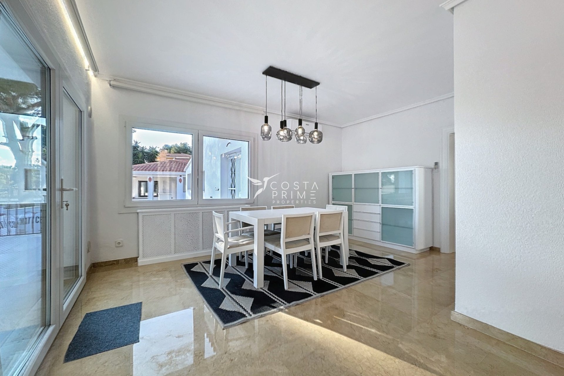 Alquiler a largo plazo - Chalet / Villa - Alfas del Pí