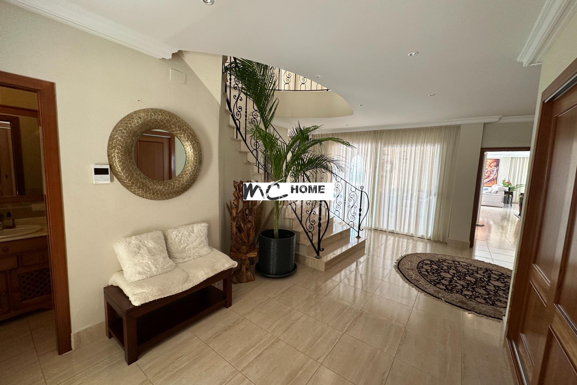 Alquiler a largo plazo - Chalet / Villa - Altea