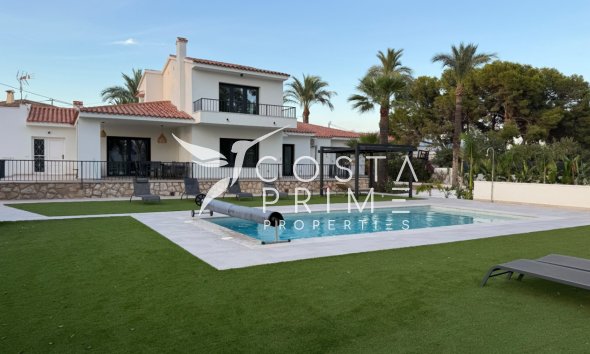 Chalet / Villa - Alquiler a largo plazo - Alfas del Pí -
                Zona centro
