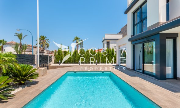 Chalet / Villa - Obra nueva -
            Playa Paraiso - NB-82161