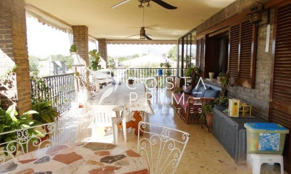 Chalet / Villa - Reventa -
            Benidorm - D-03660