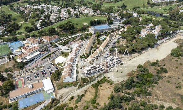 Daszek - Nowy budynek -
            Marbella - NB-99714