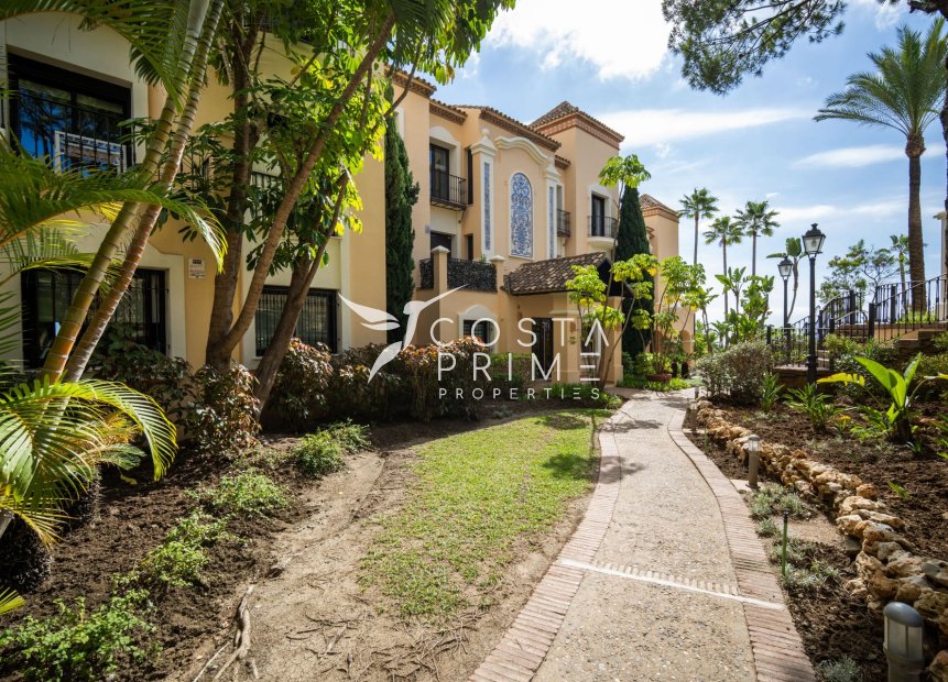 Nowy budynek - Daszek - Benahavís