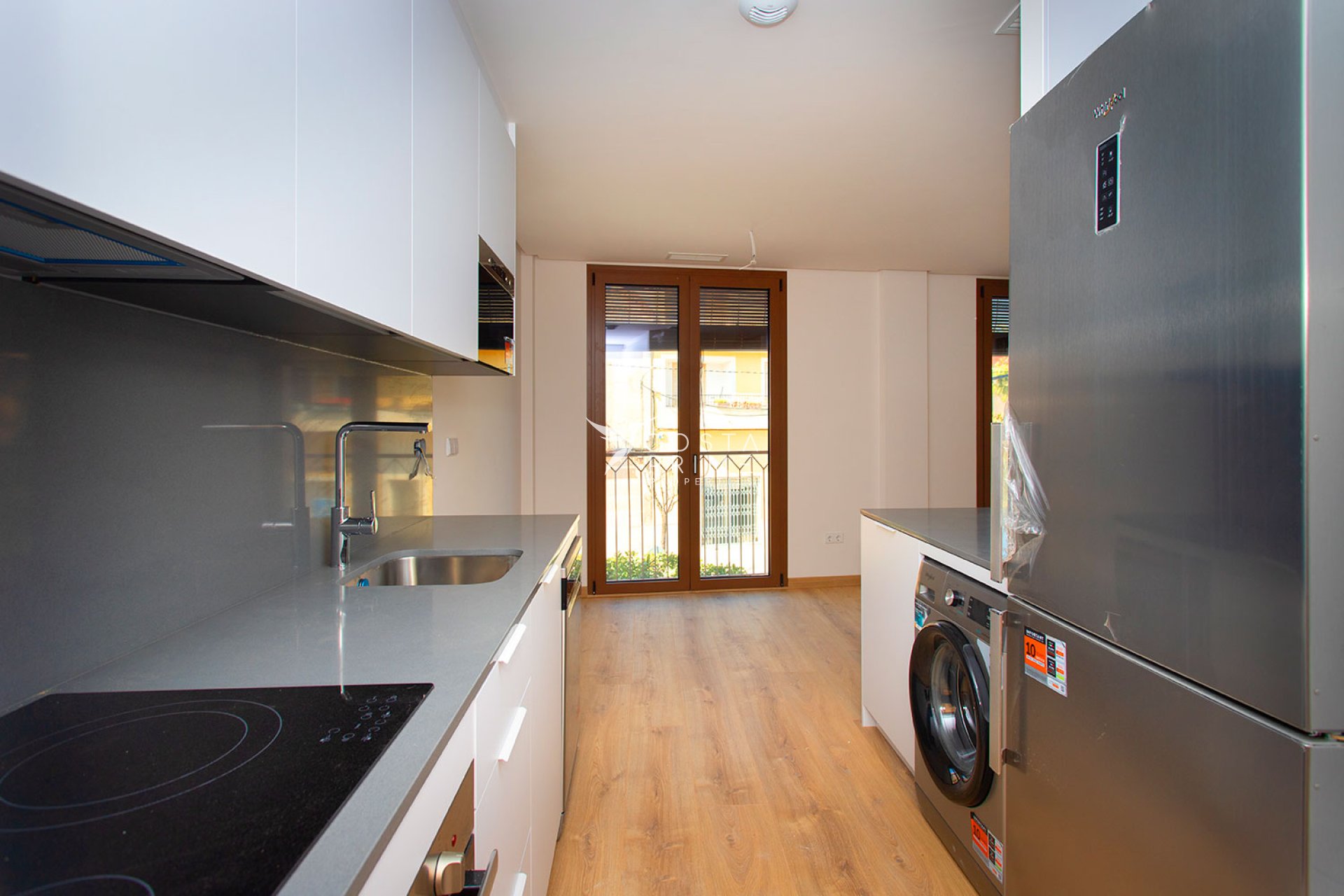 Nowy budynek - Daszek - Hondón de las Nieves