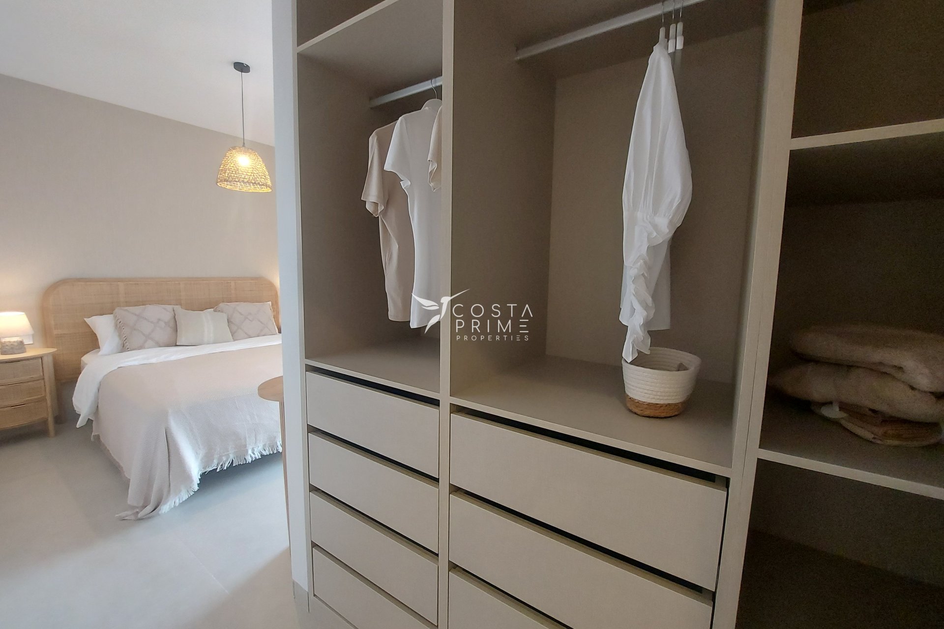 Nowy budynek - Daszek - Mar de Cristal