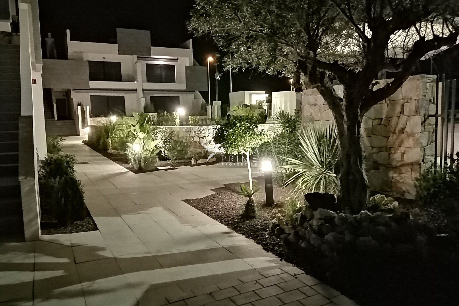 Nowy budynek - Kamienica / bliźniak - Torrevieja