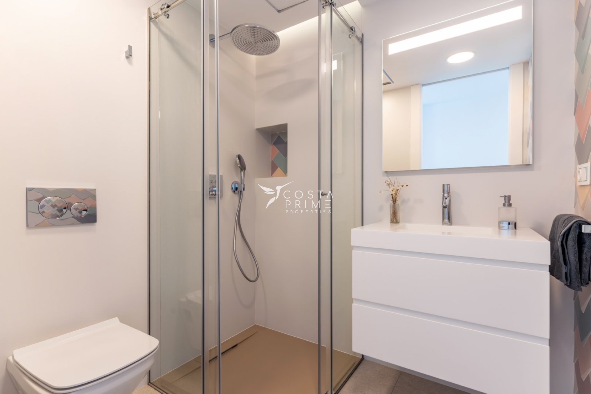 Nowy budynek - Szalet - Altea