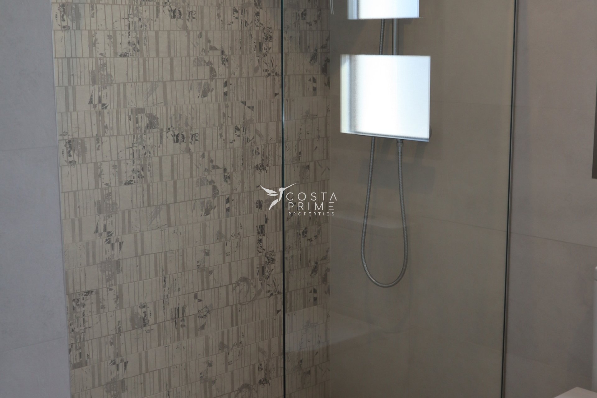 Nowy budynek - Szalet - Aspe