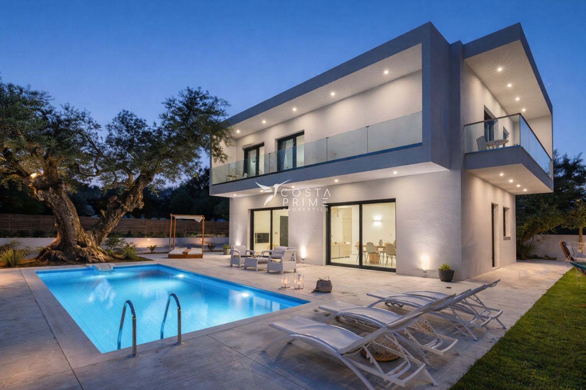 Nowy budynek - Szalet - Estepona