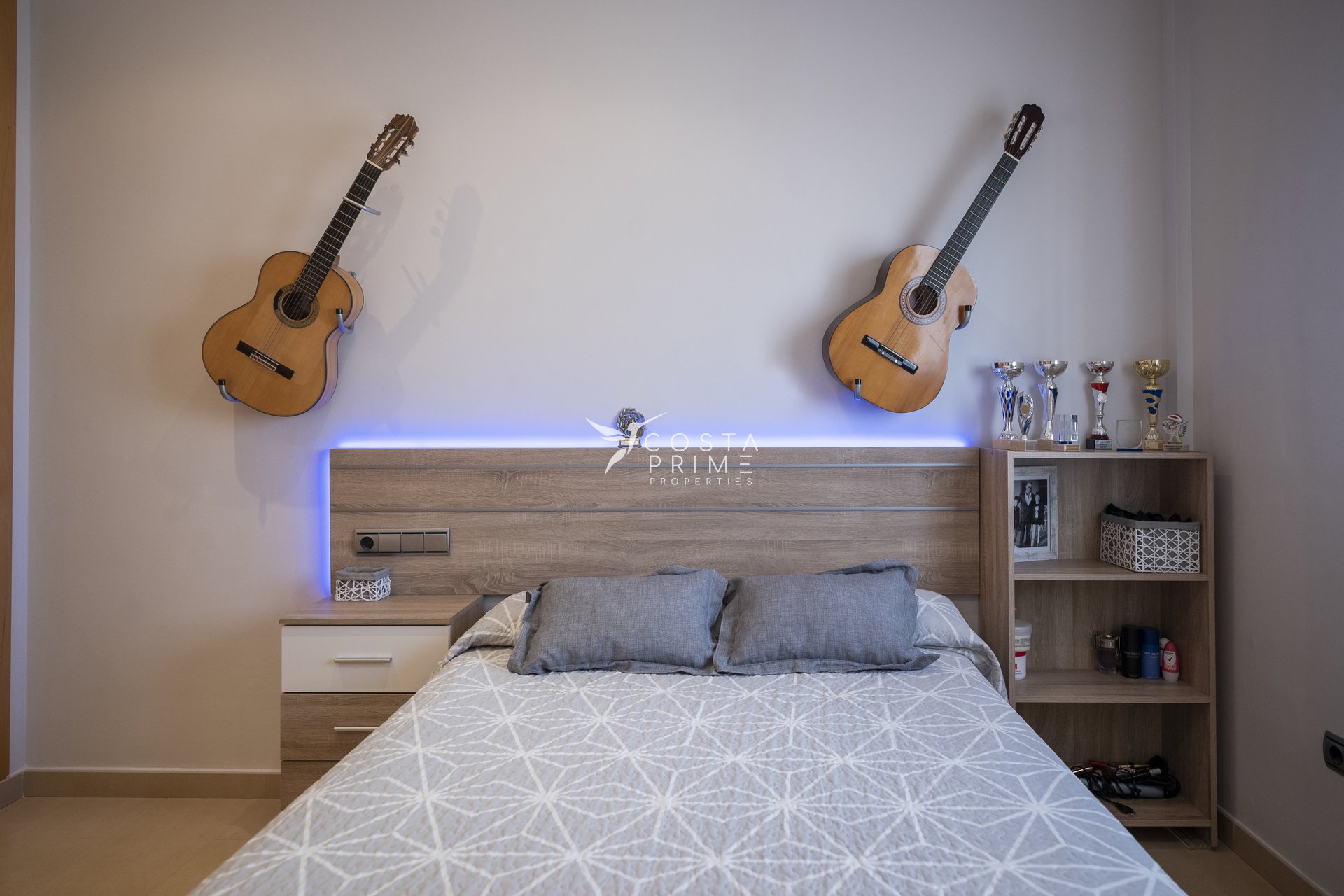 Nowy budynek - Szalet - Jerónimo y Avileses