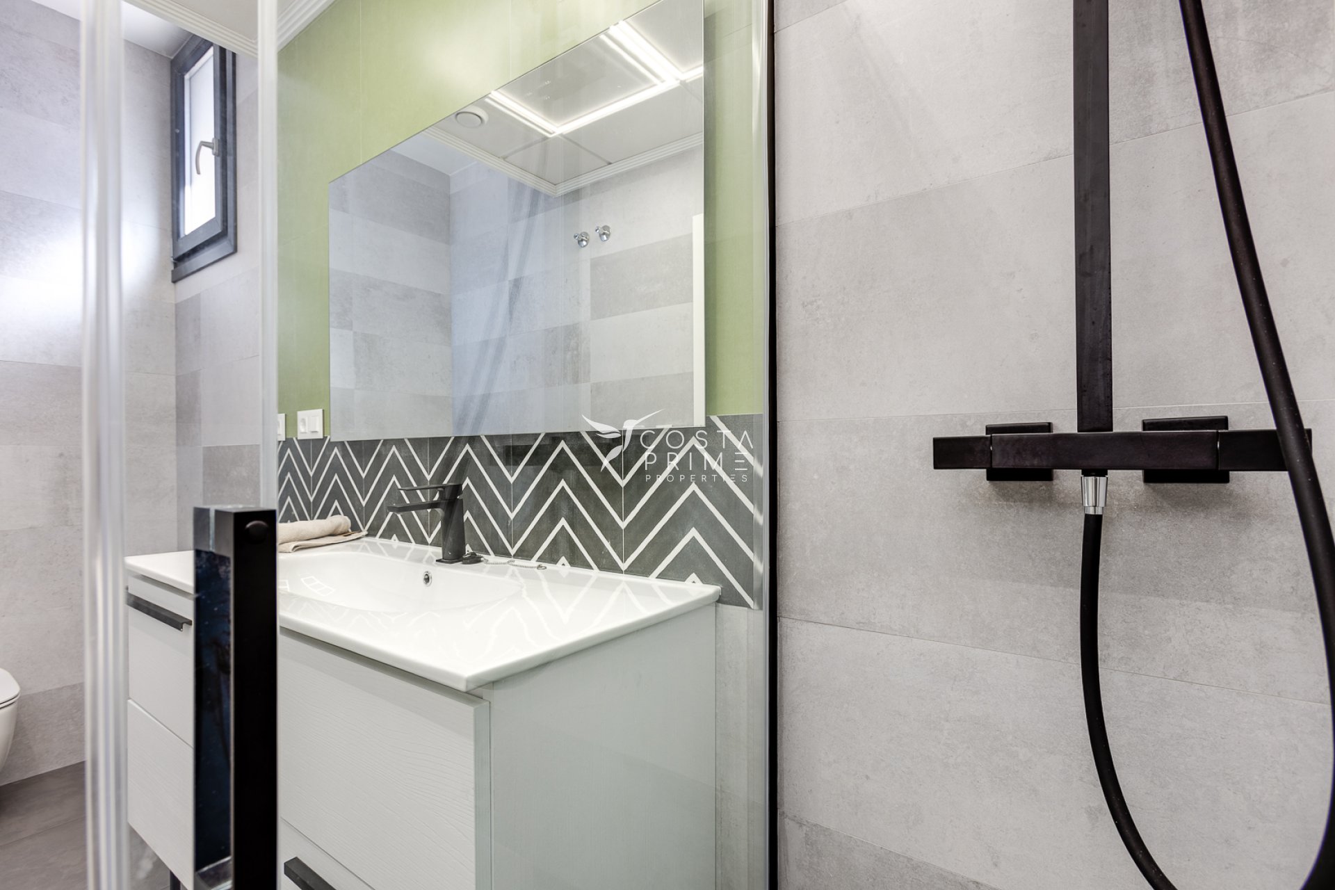 Nowy budynek - Szalet - La Mata