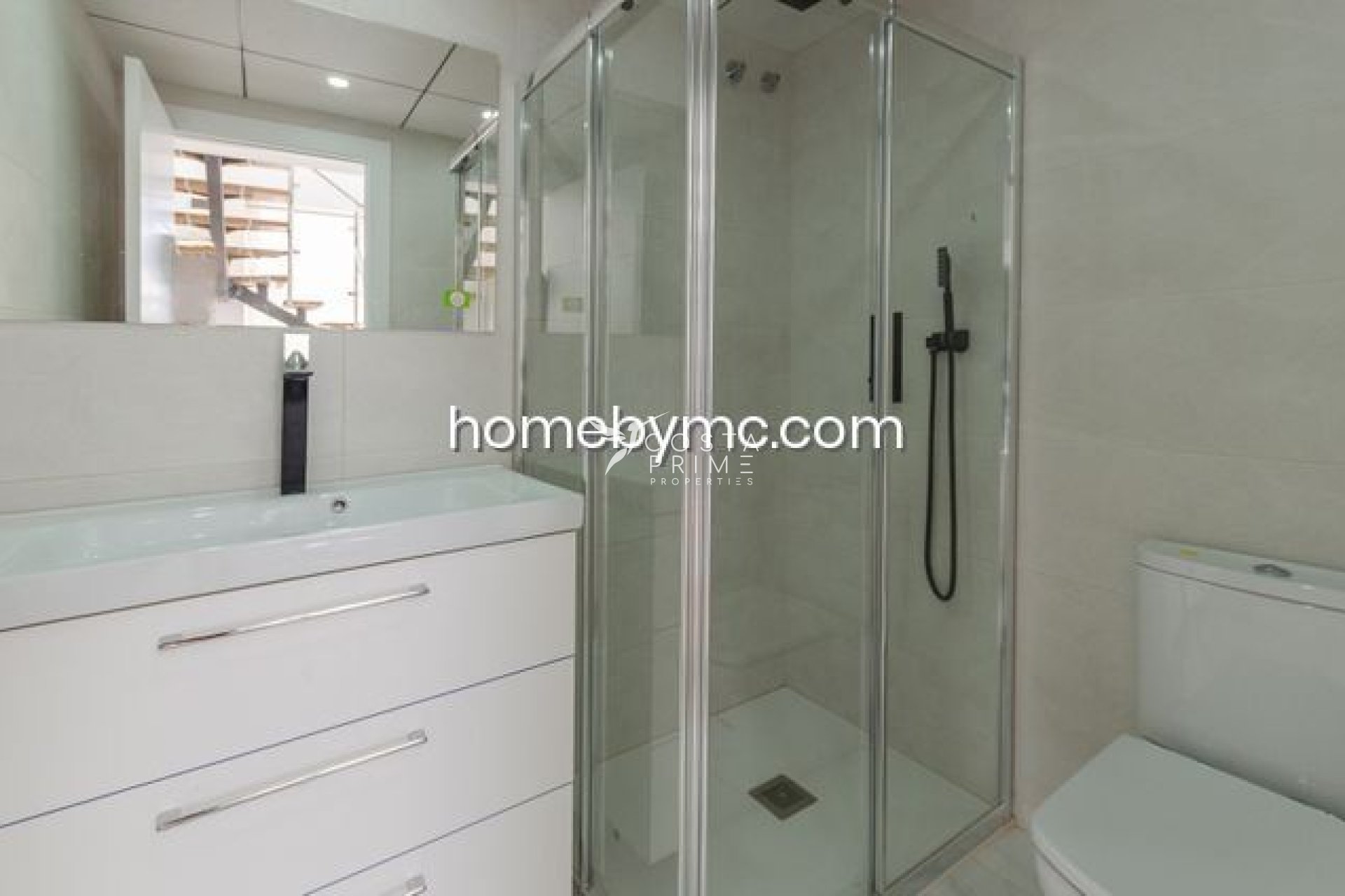 Nowy budynek - Szalet - La Nucía