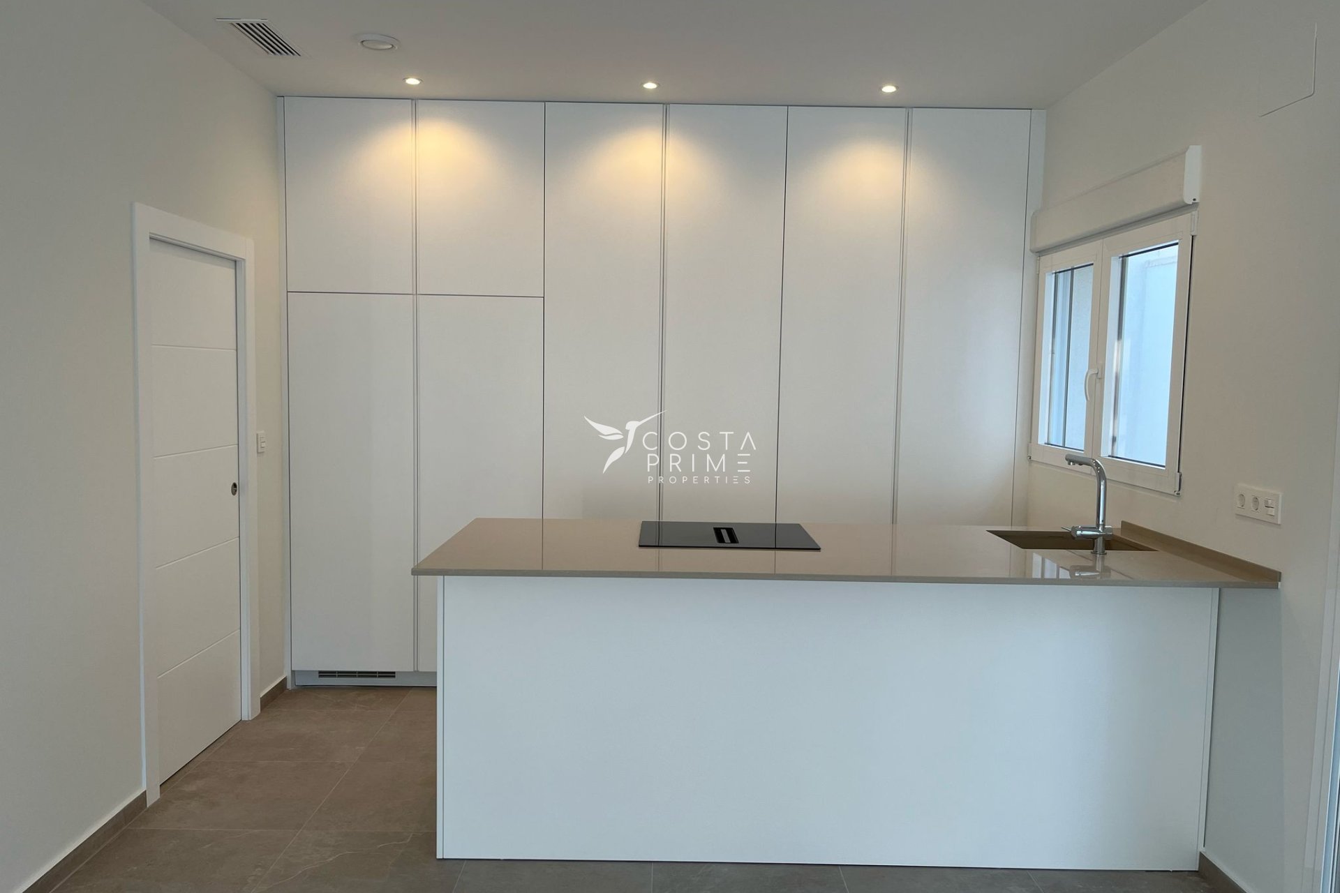 Nowy budynek - Szalet - La Romana