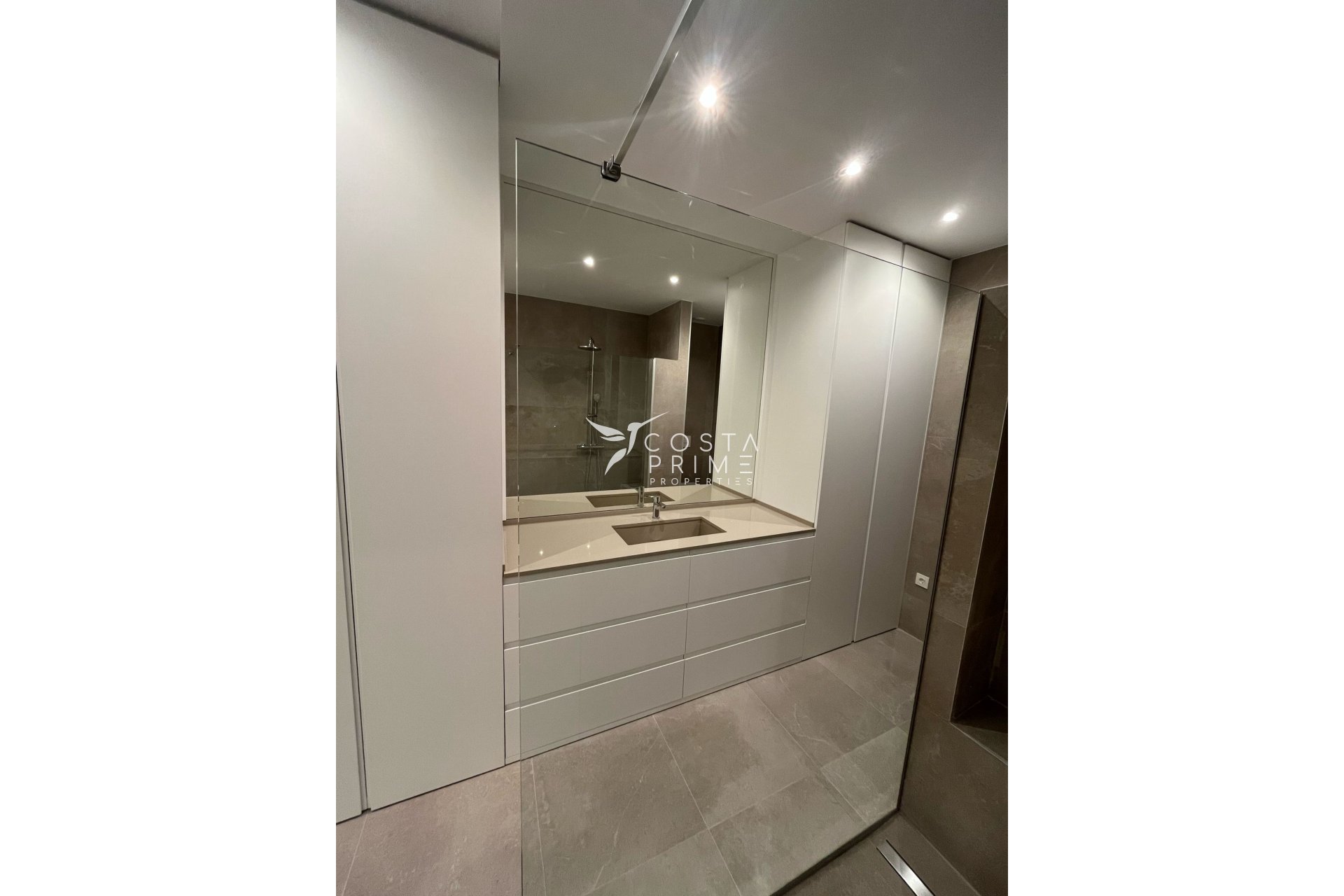 Nowy budynek - Szalet - La Romana