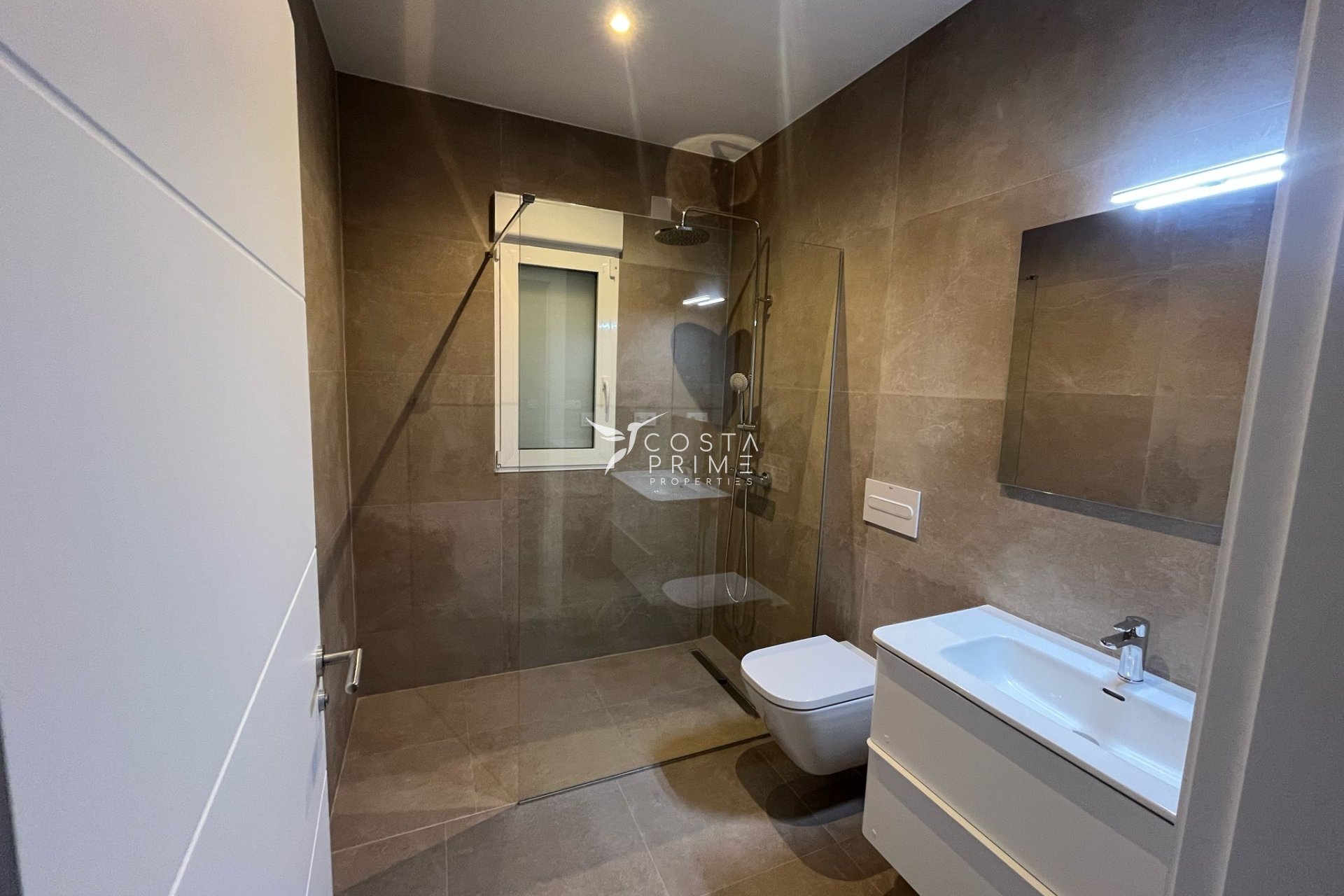 Nowy budynek - Szalet - La Romana