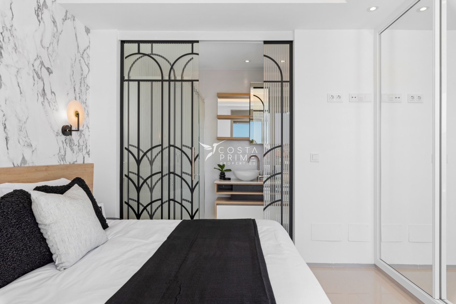 Nowy budynek - Szalet - Los Alcazares