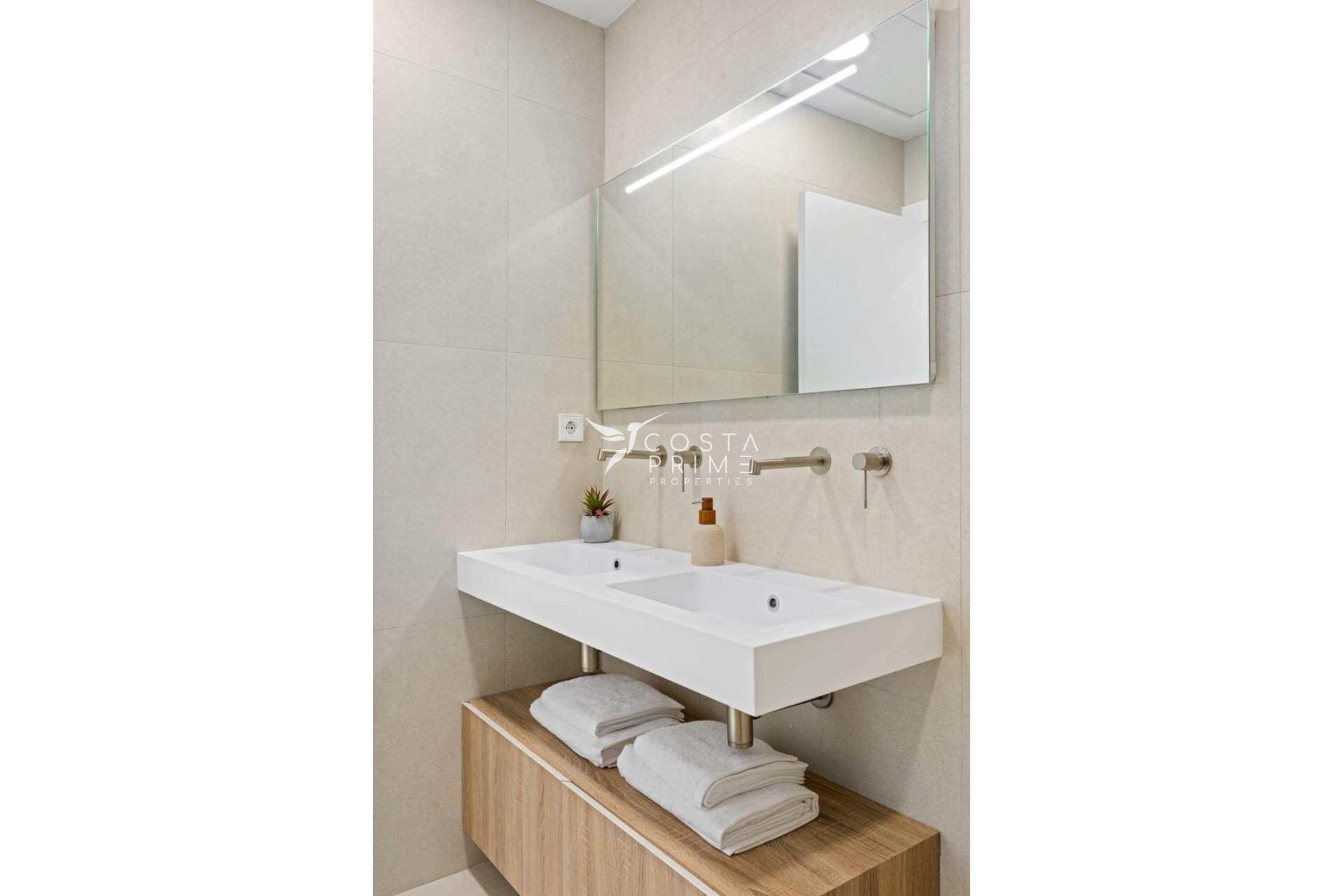 Nowy budynek - Szalet - Los Alcazares