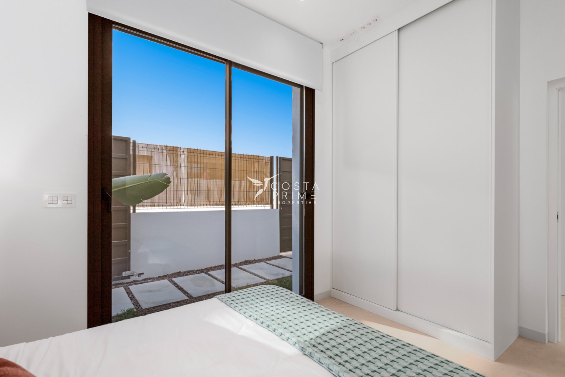 Nowy budynek - Szalet - Los Alcazares