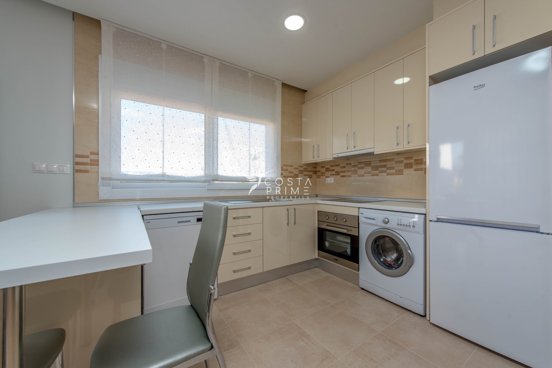 Nowy budynek - Szalet - Los Alcazares