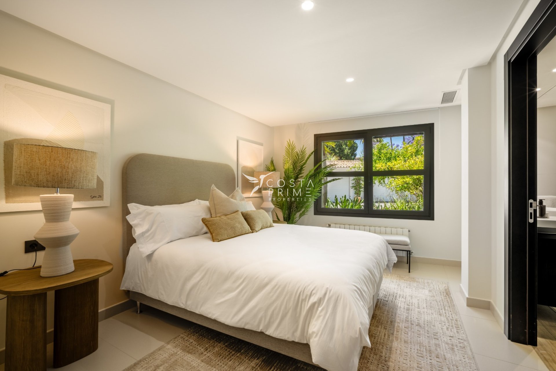 Nowy budynek - Szalet - Marbella