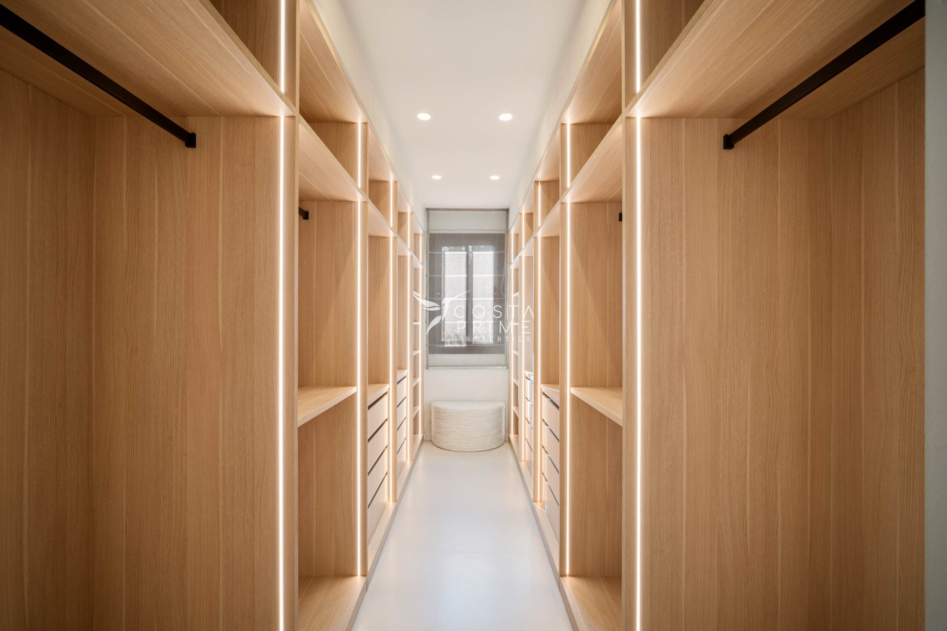 Nowy budynek - Szalet - Marbella