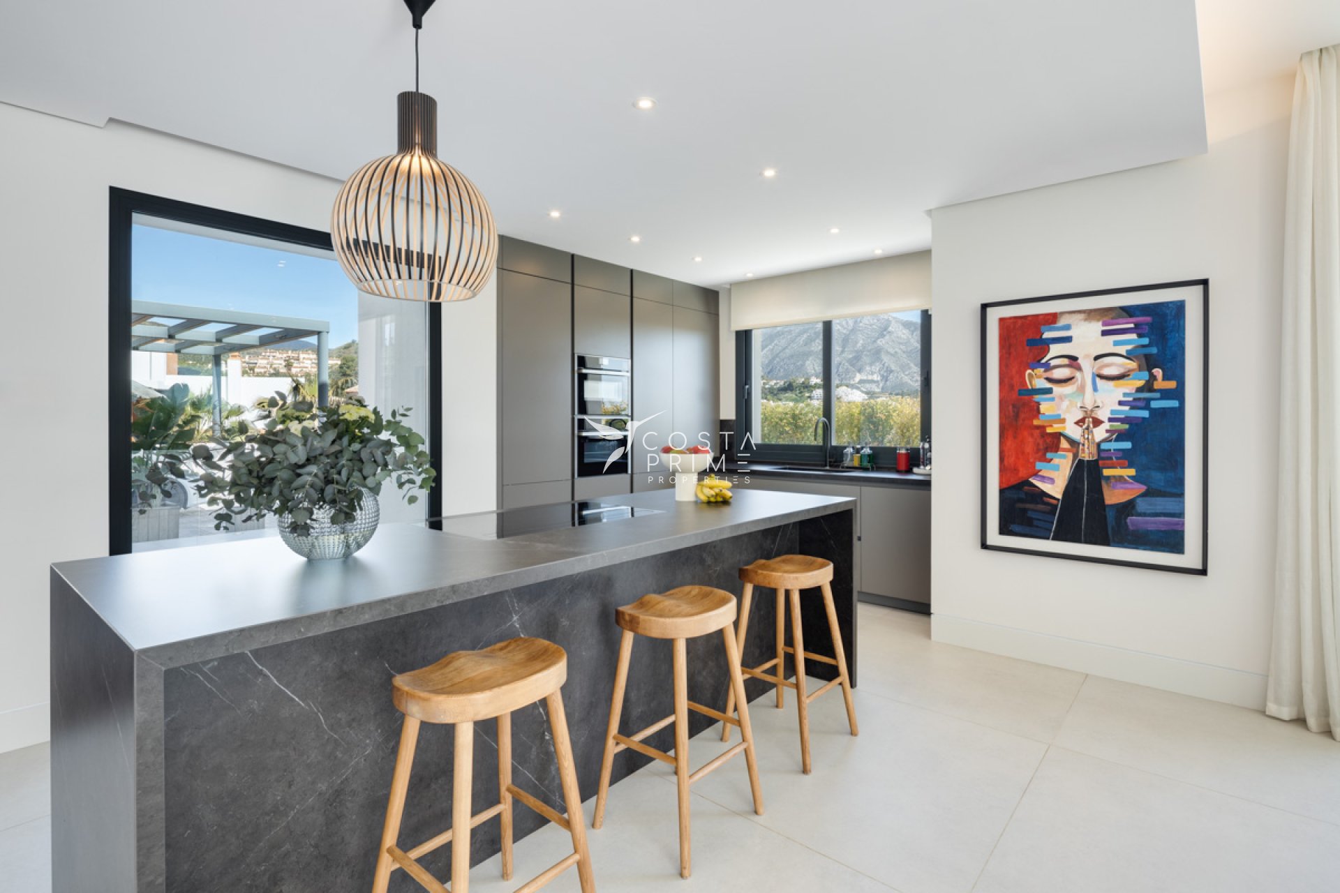 Nowy budynek - Szalet - Marbella