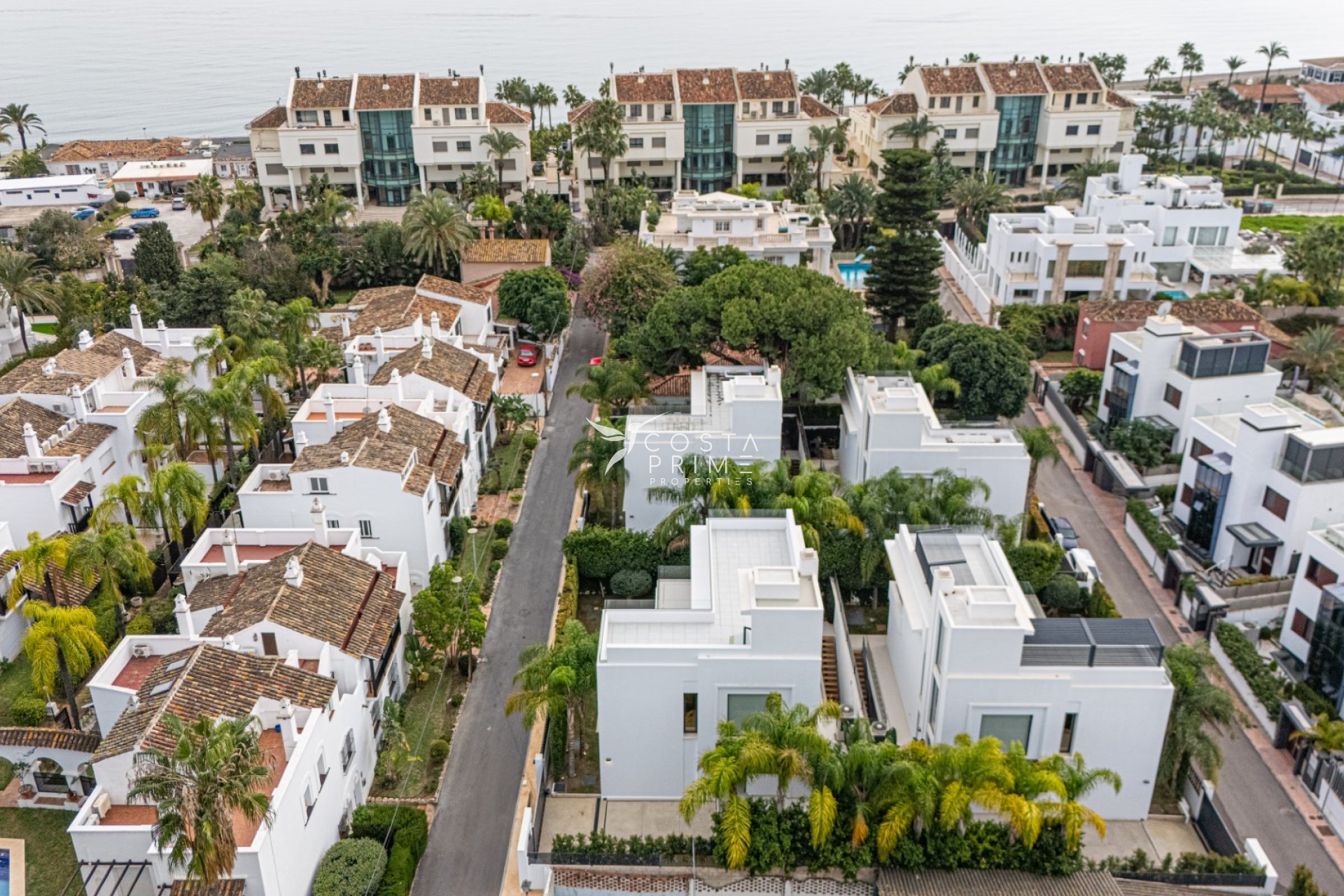 Nowy budynek - Szalet - Marbella