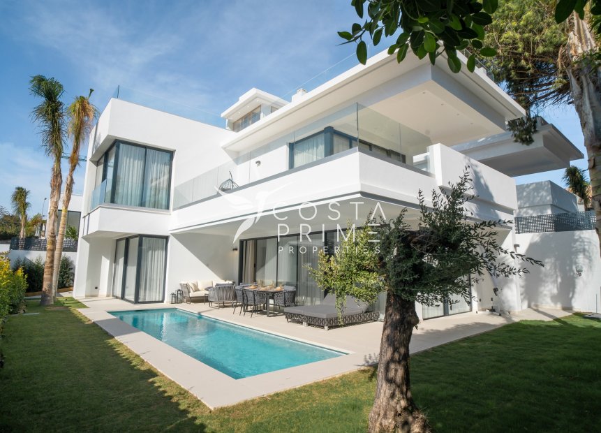 Nowy budynek - Szalet - Marbella