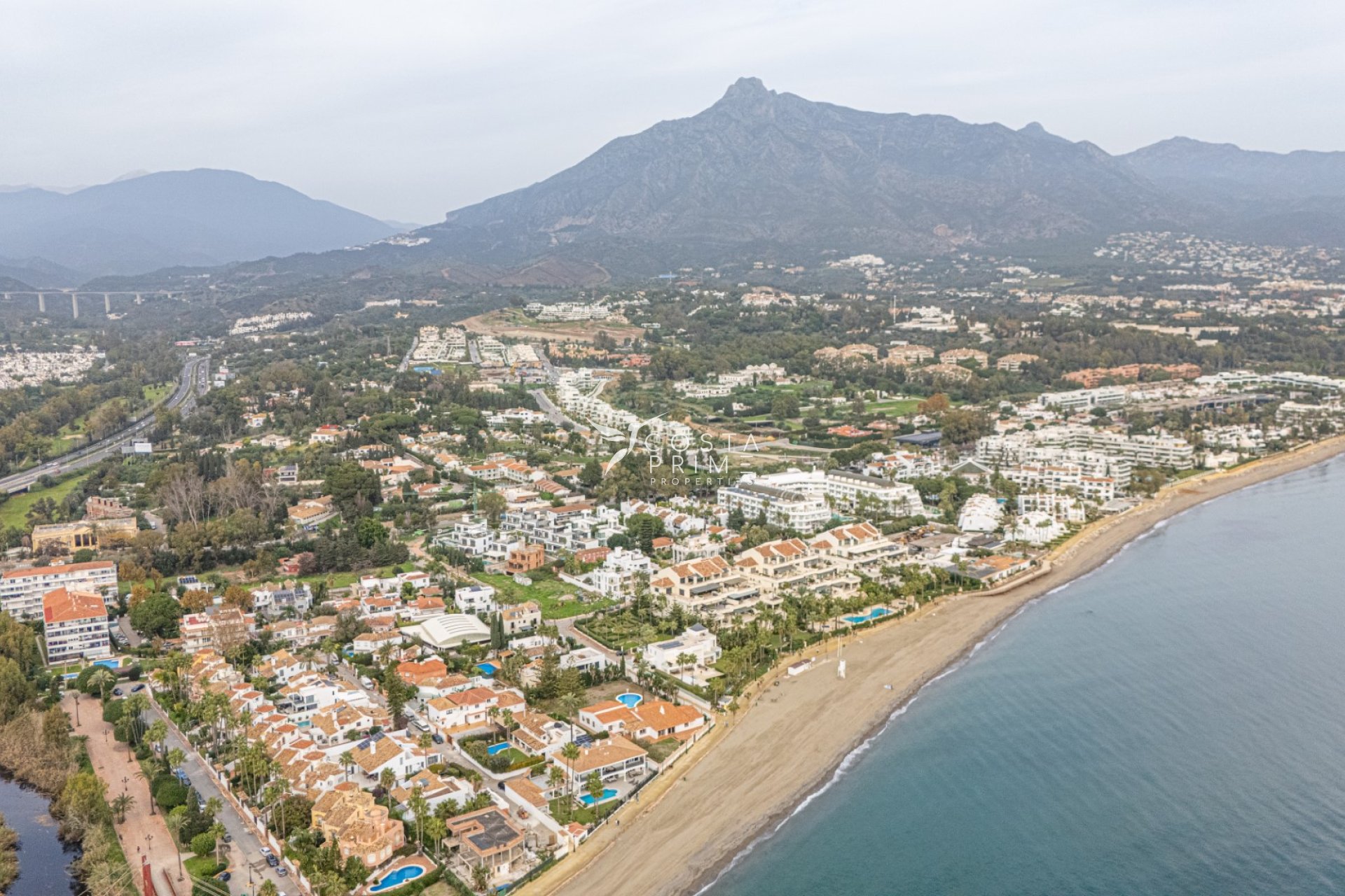 Nowy budynek - Szalet - Marbella