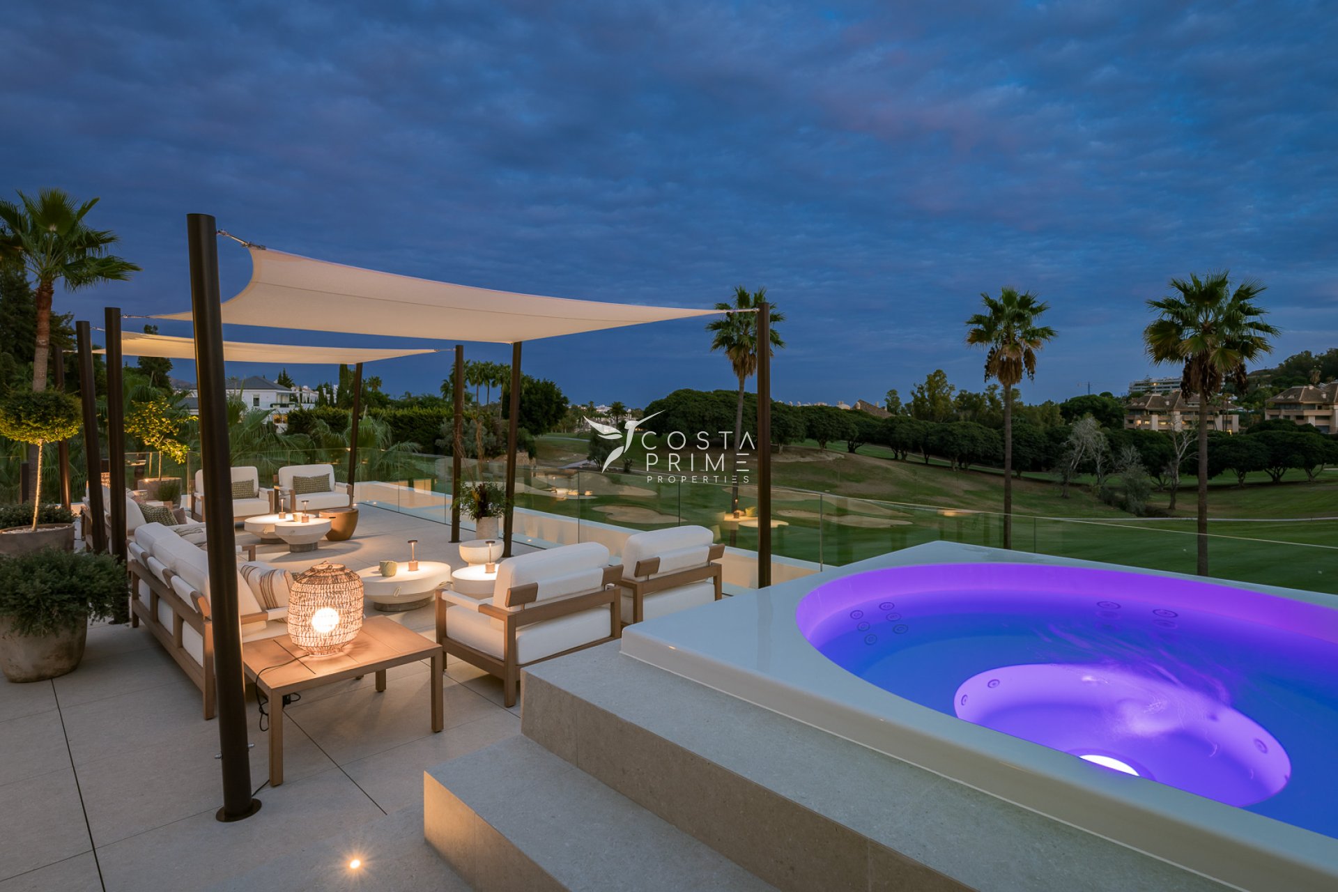 Nowy budynek - Szalet - Marbella