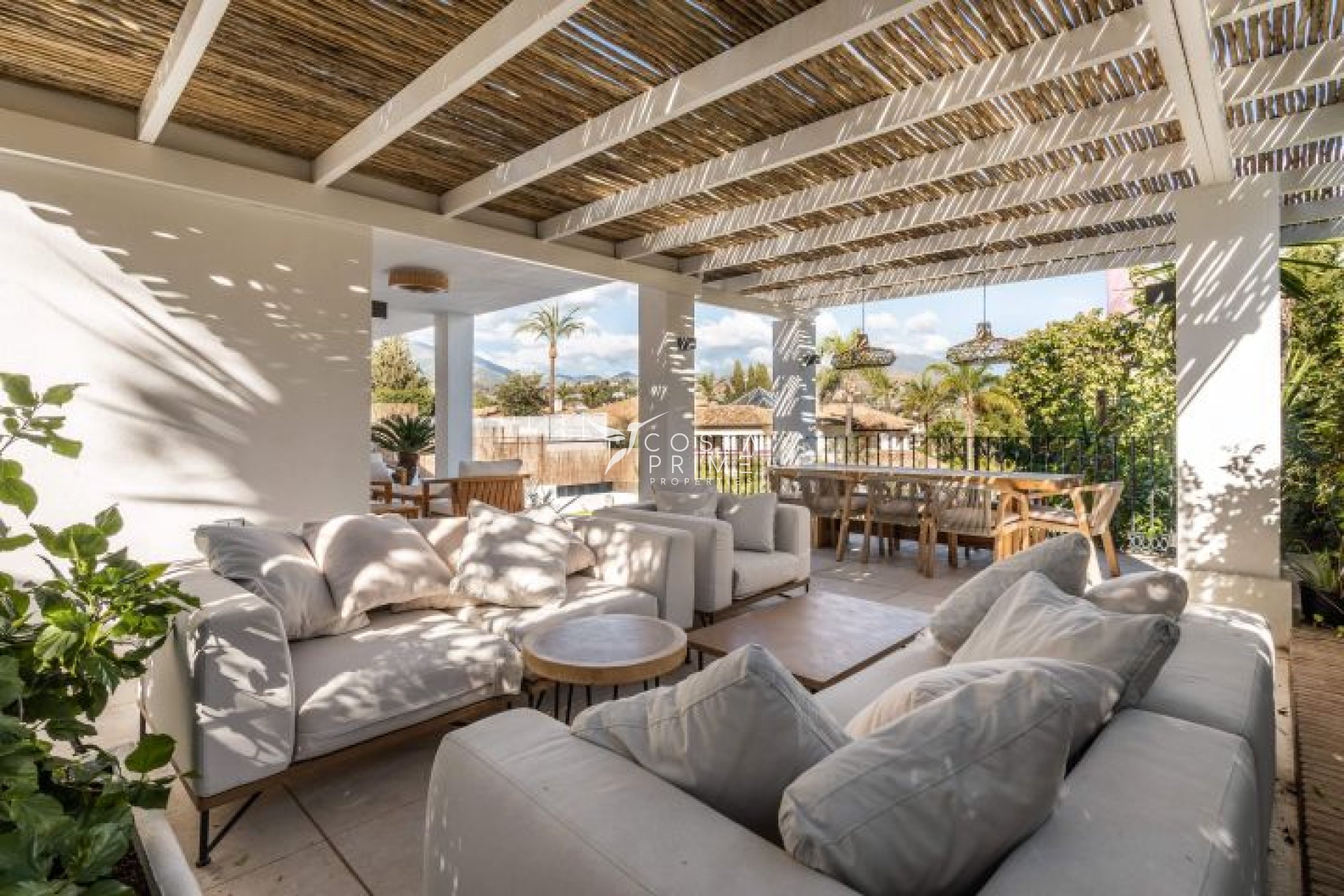 Nowy budynek - Szalet - Marbella