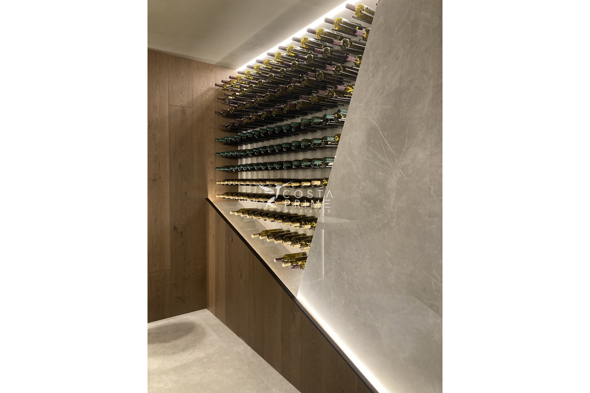 Nowy budynek - Szalet - Marbella