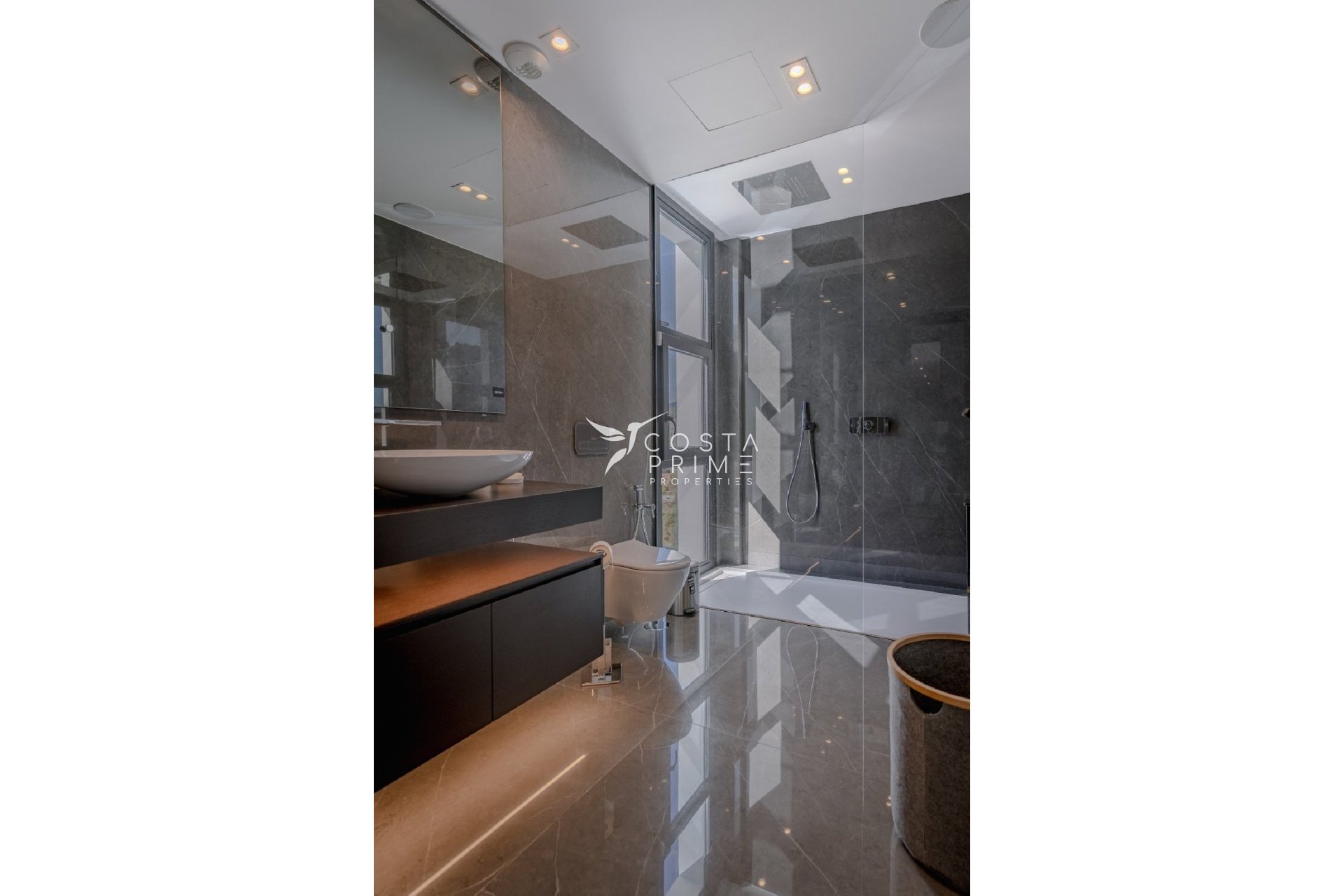 Nowy budynek - Szalet - Mijas