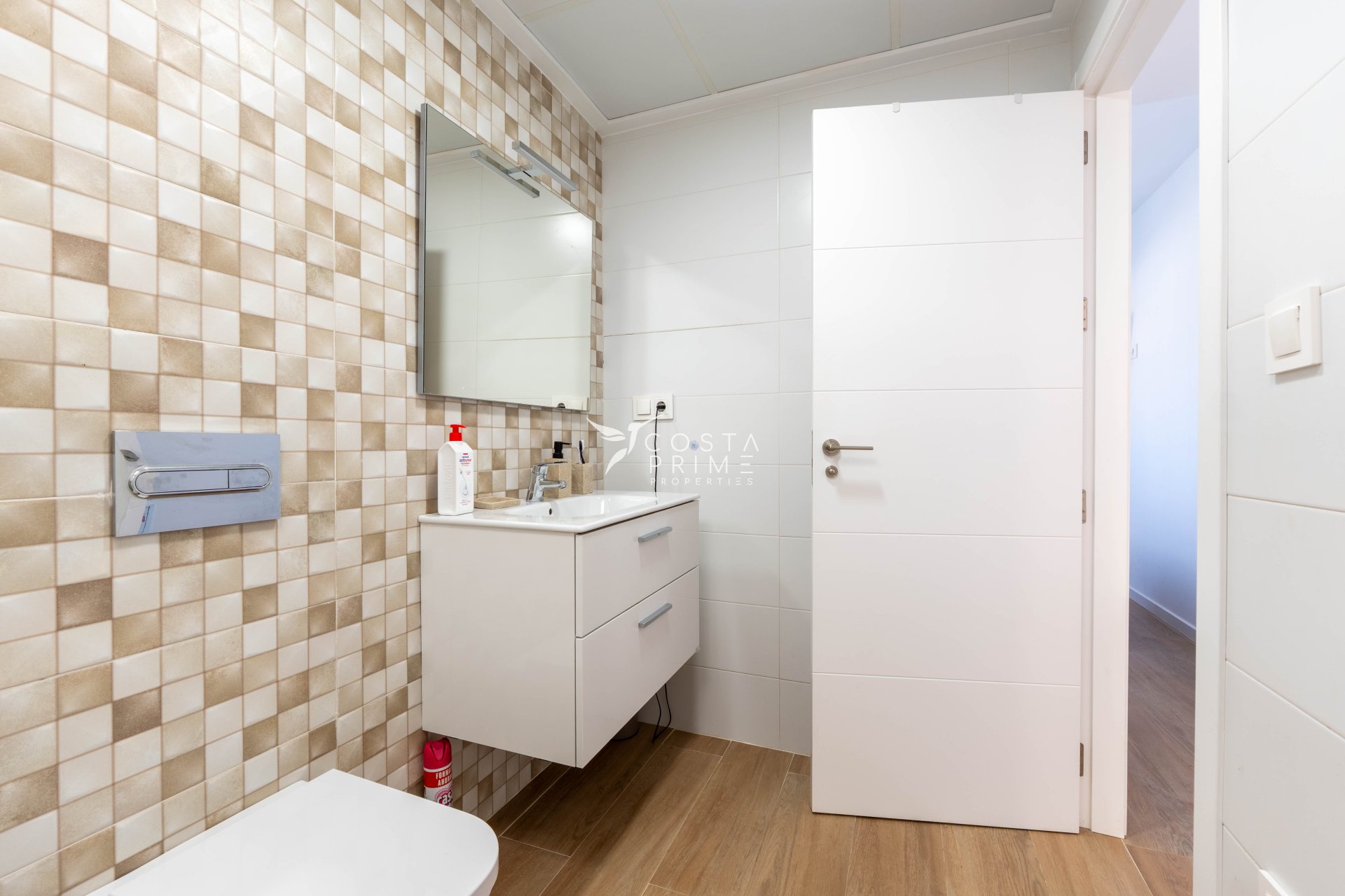 Nowy budynek - Szalet - Murcia