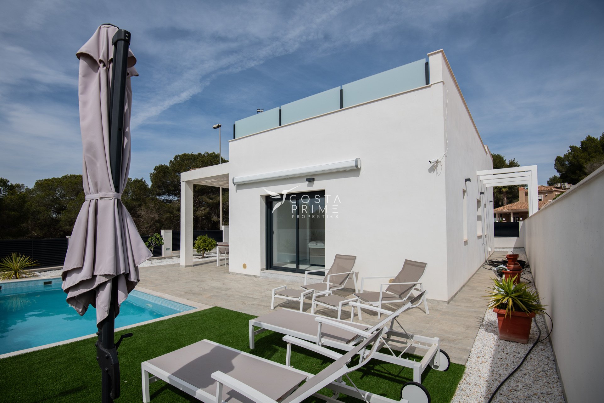 Nowy budynek - Szalet - Pinar de Campoverde