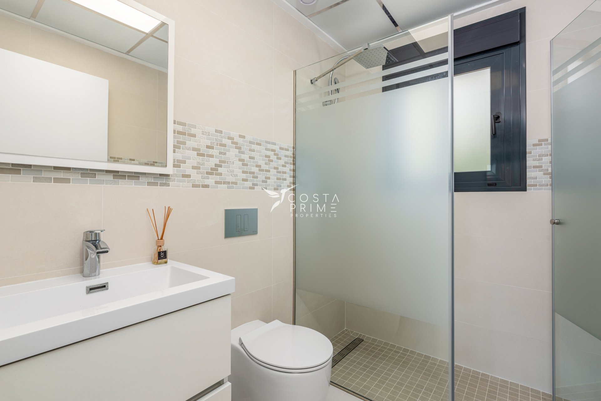 Nowy budynek - Szalet - Playa Paraiso