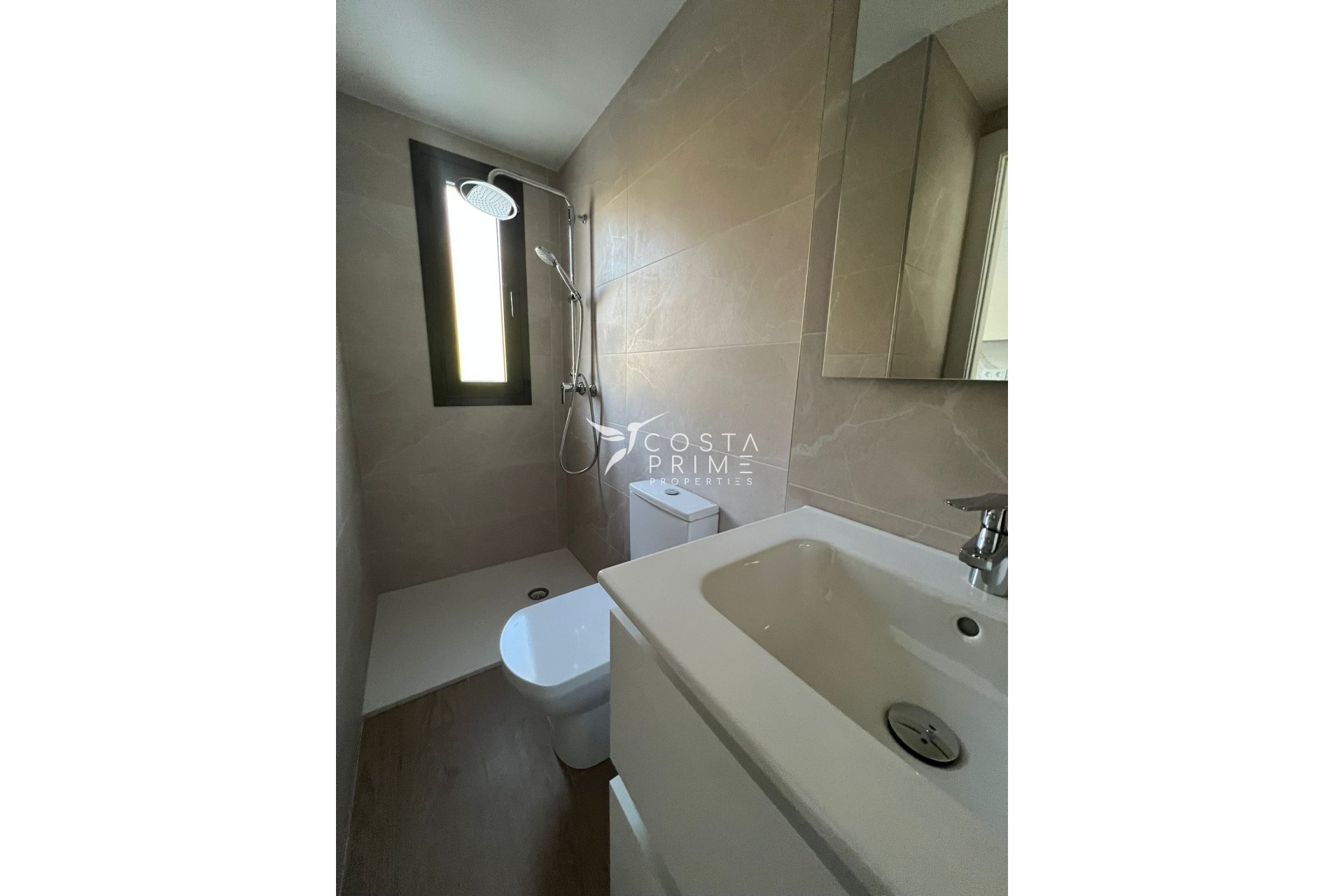 Nowy budynek - Szalet - Portmán