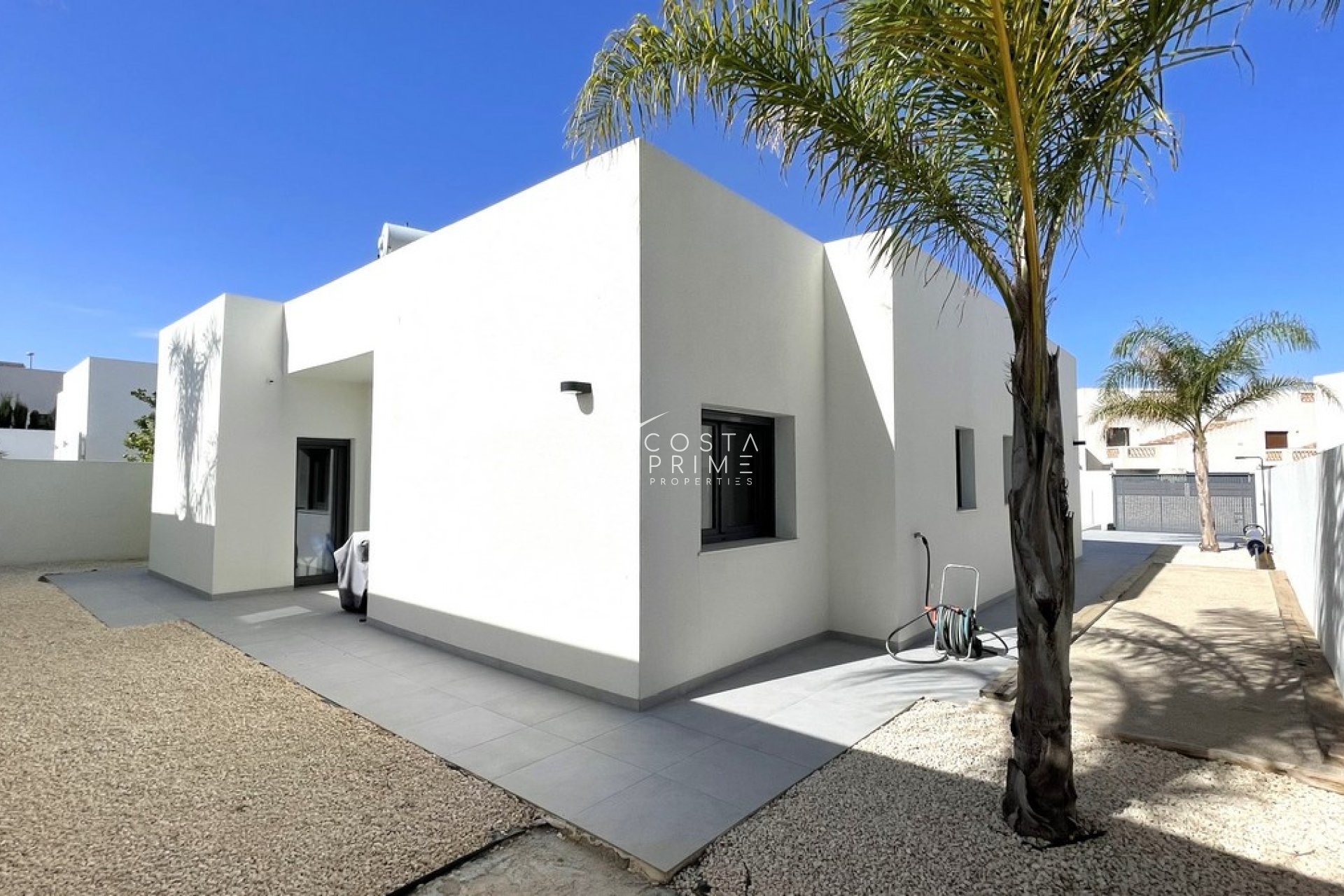 Nowy budynek - Szalet - Rafal