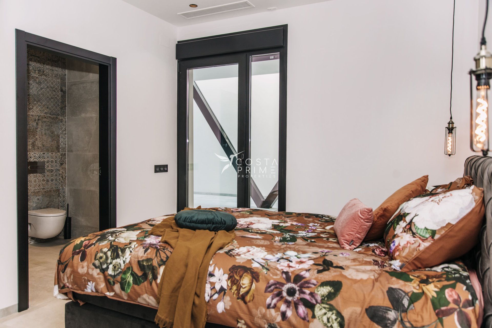 Nowy budynek - Szalet - Rojales