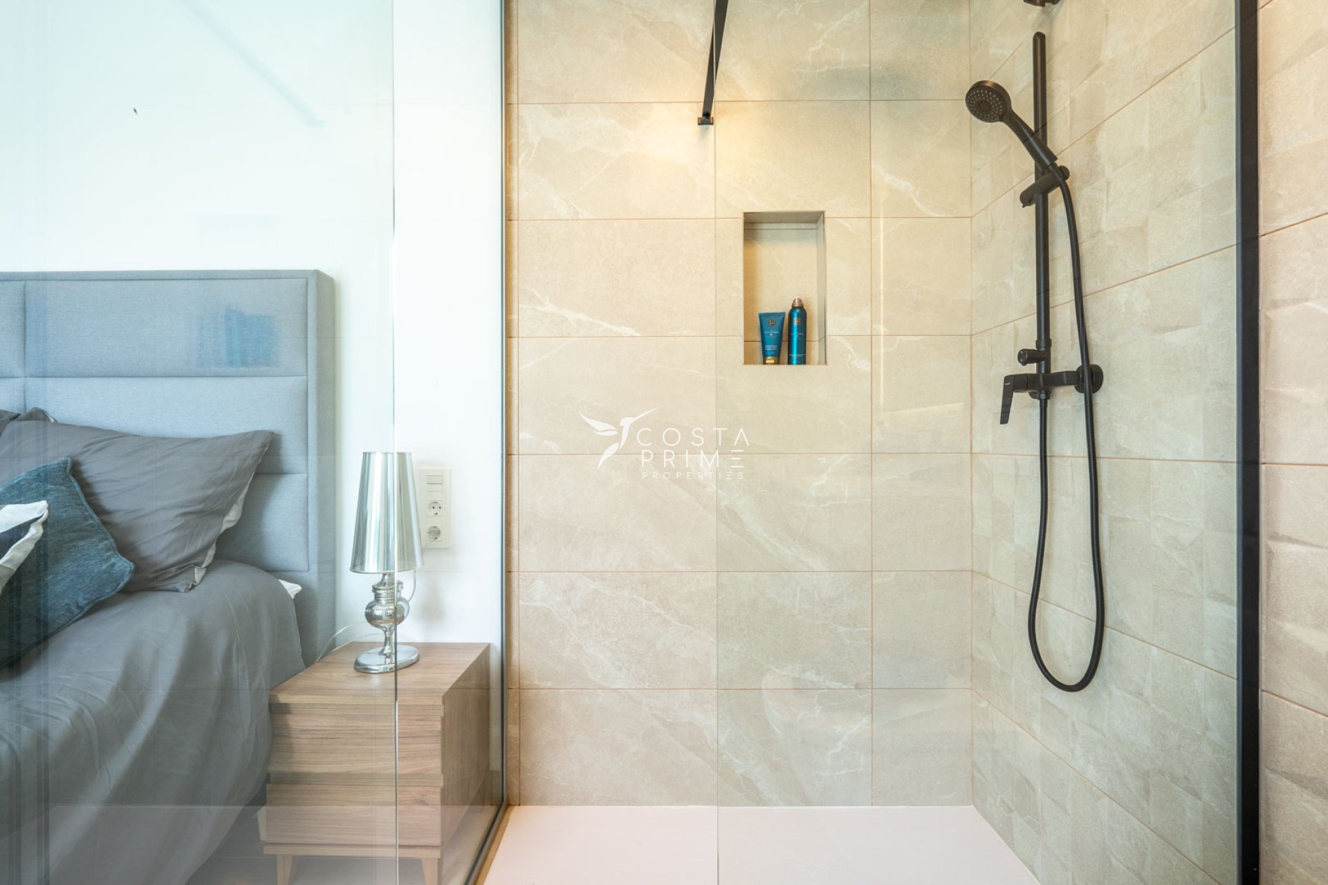 Nowy budynek - Szalet - Roldán