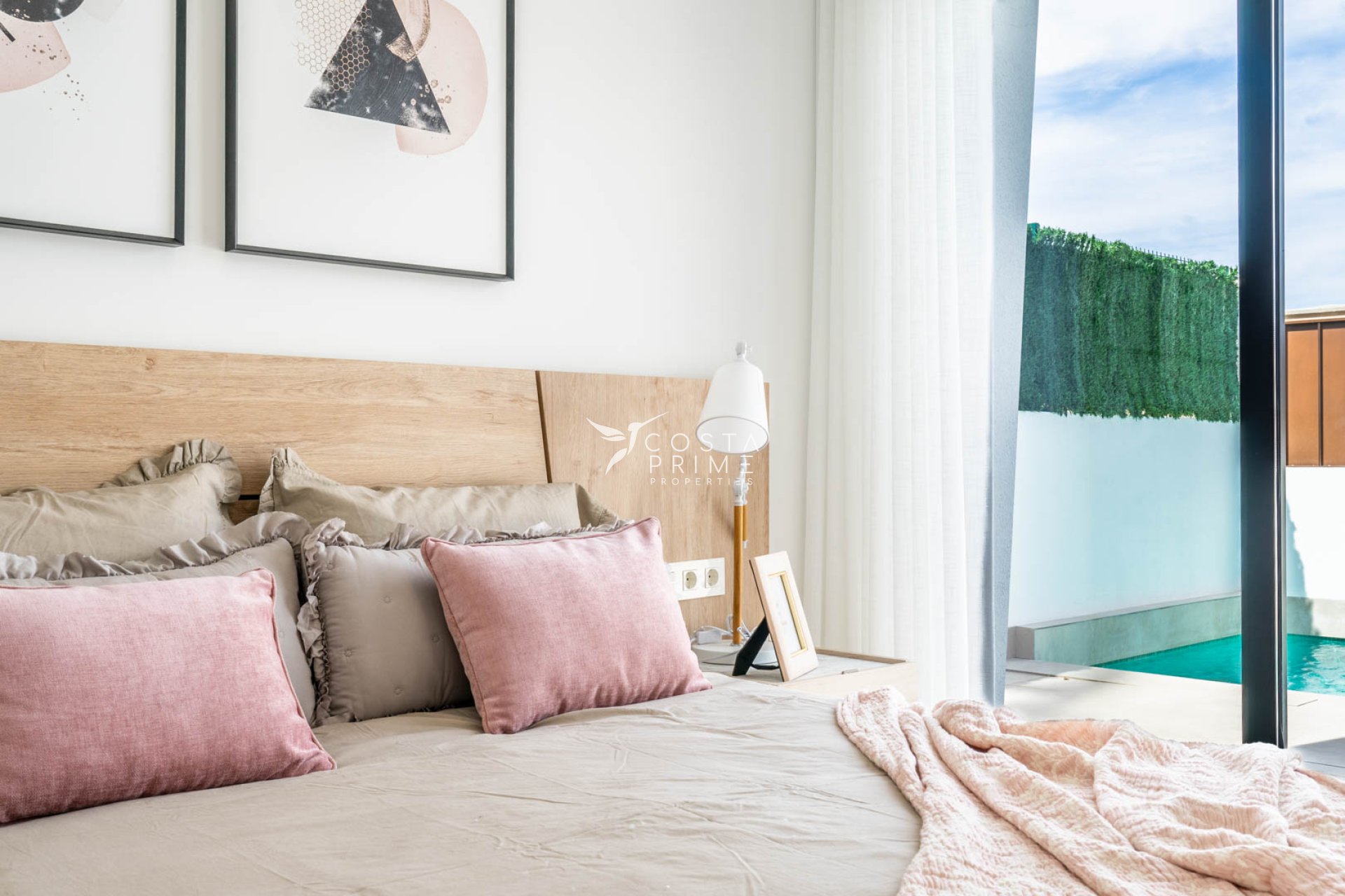 Nowy budynek - Szalet - Roldán