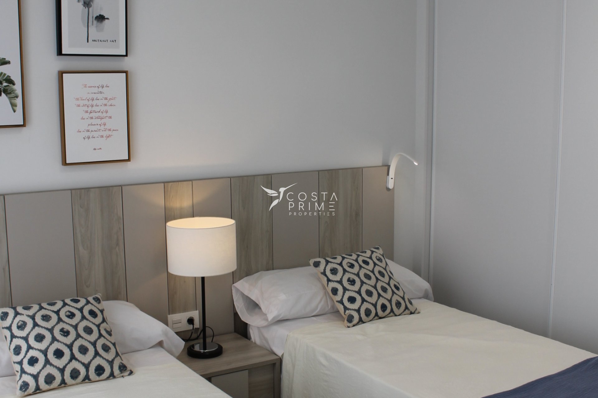 Nowy budynek - Szalet - Roldán