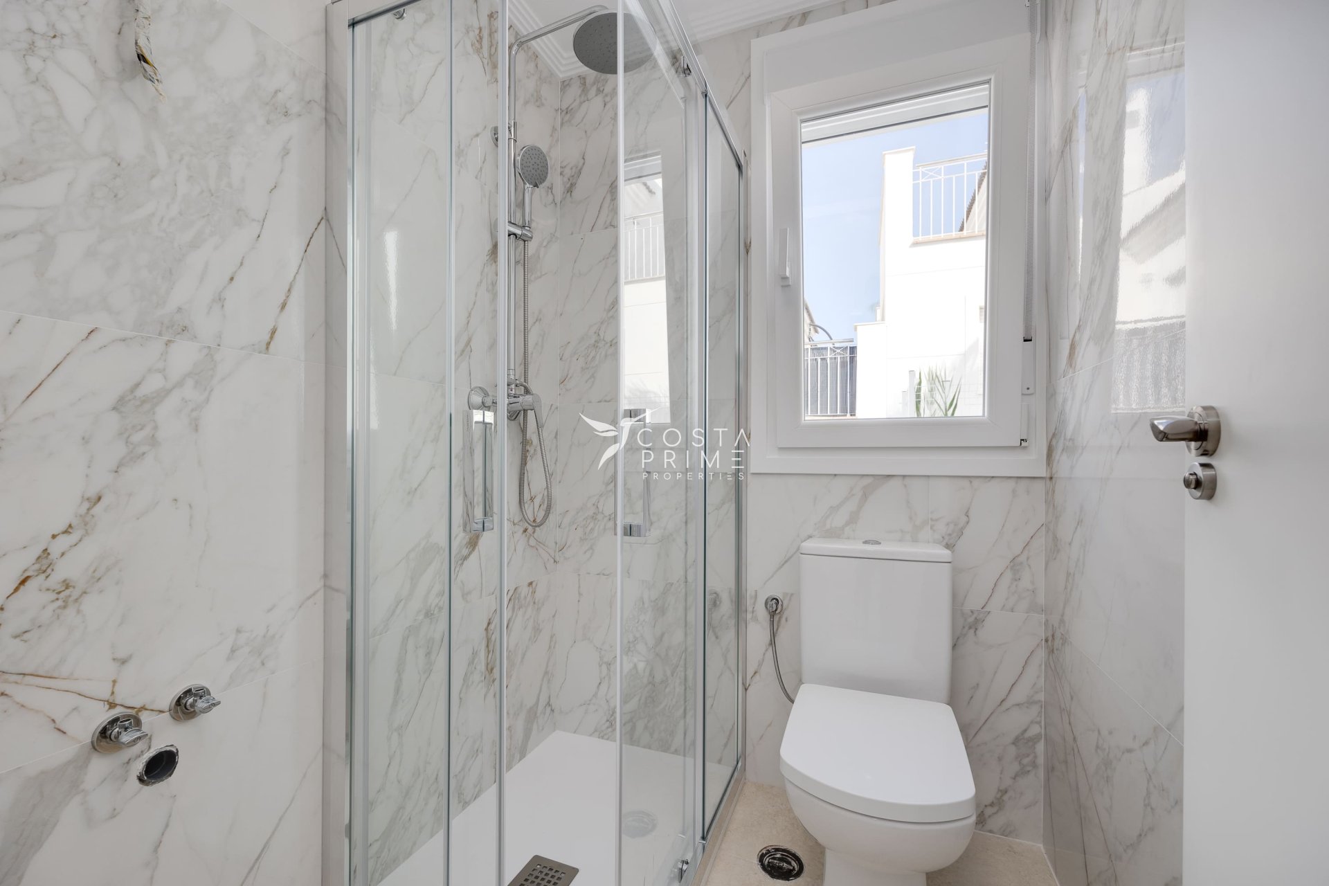 Nowy budynek - Szalet - San Fulgencio