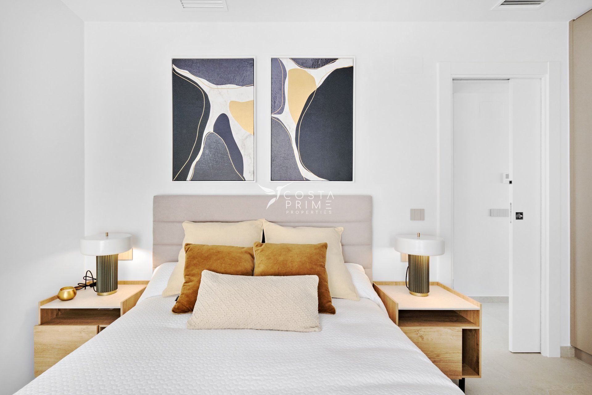 Nowy budynek - Szalet - San Miguel de Salinas