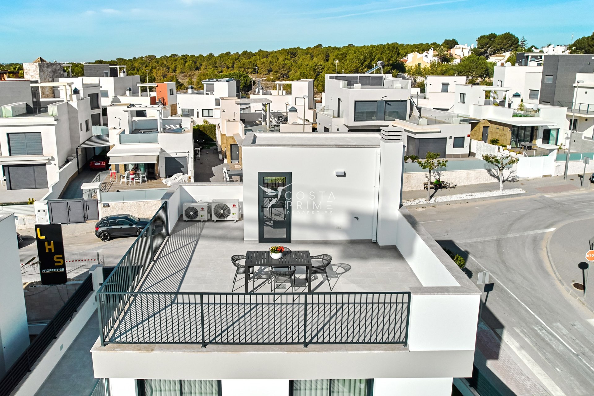 Nowy budynek - Szalet - San Miguel de Salinas