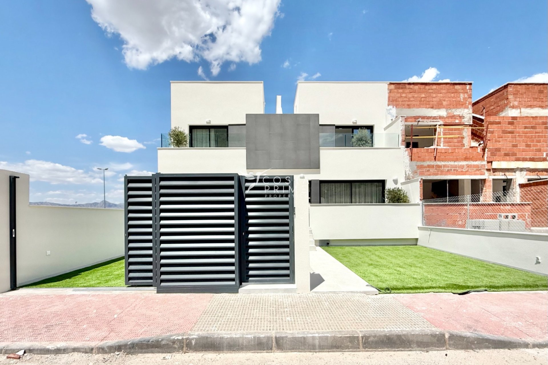 Obra nueva - Adosado / Pareado - Cox