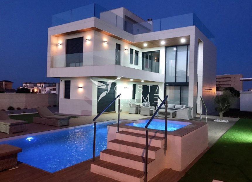 Obra nueva - Chalet / Villa - Dehesa de Campoamor