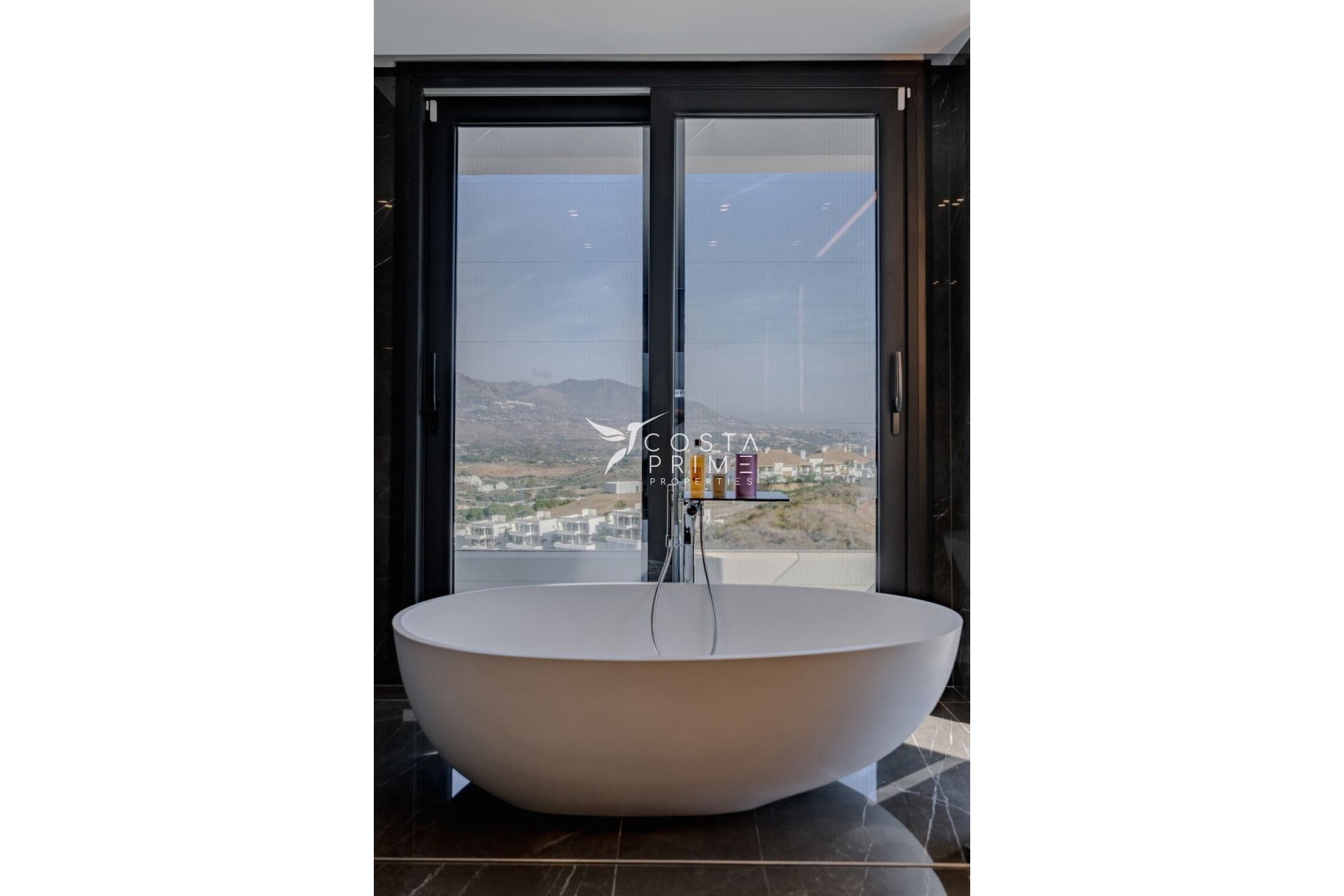 Obra nueva - Chalet / Villa - Mijas