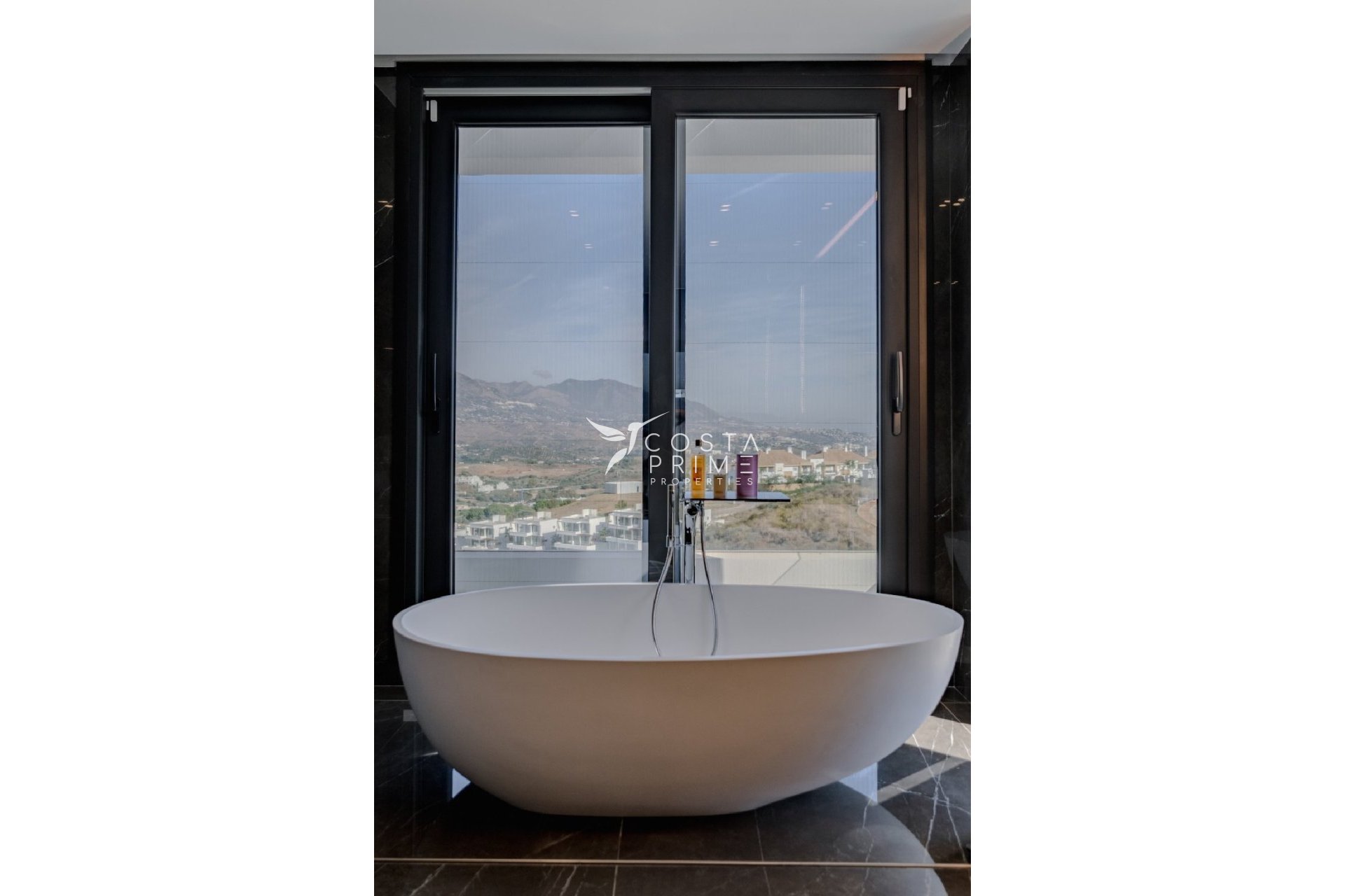 Obra nueva - Chalet / Villa - Mijas